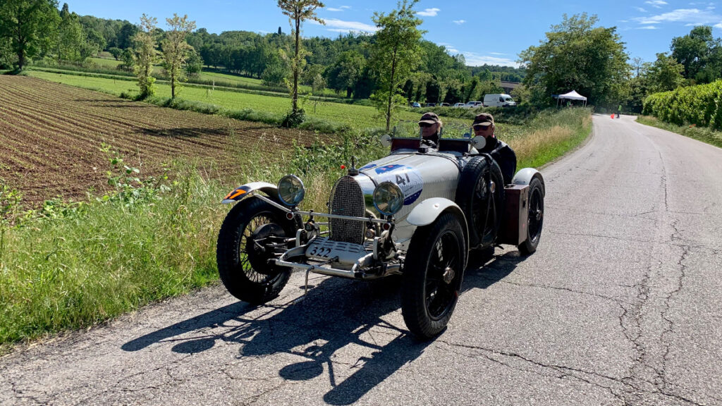 Een Bugatti Type 37 A uit 1928, de auto van Simon en Frederica Kirkpatrick.