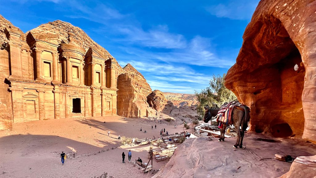 Uitzicht op Ad Dier in Petra